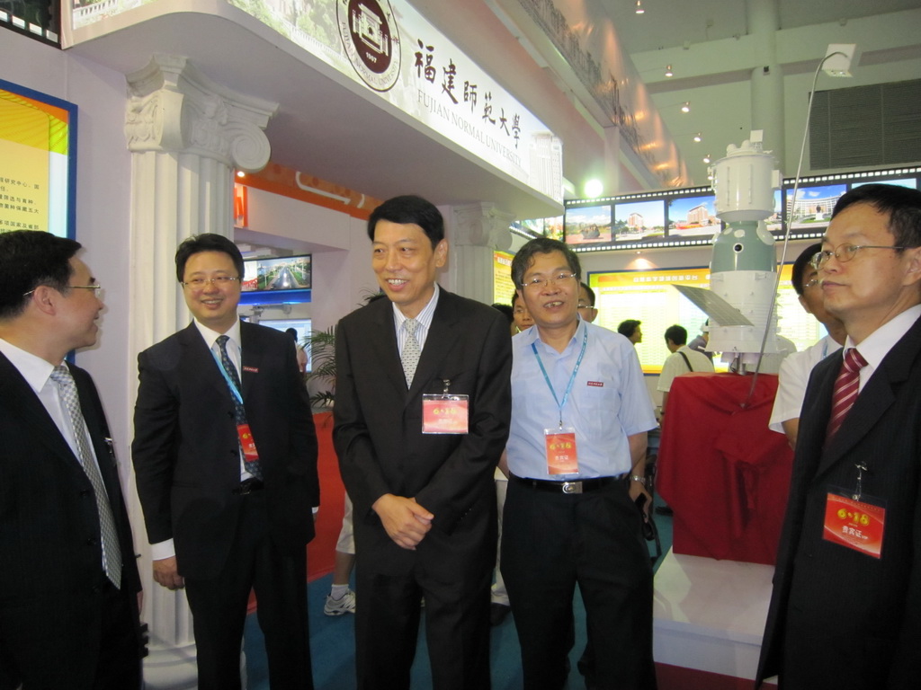鞠维强厅长到乐鱼网页版_乐鱼（中国）官方展馆指导