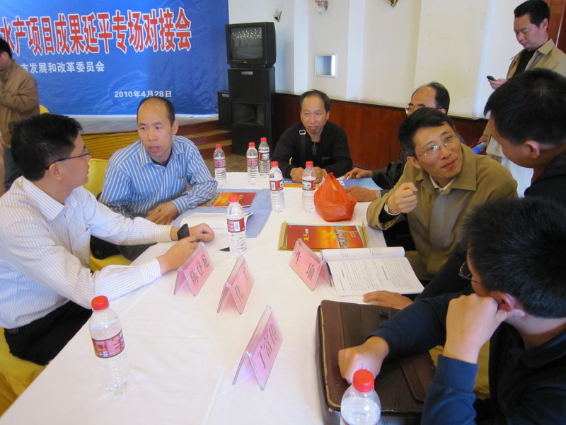 企业代表与乐鱼网页版_乐鱼（中国）官方教授现场交流